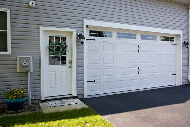 24/7 Emergency Garage Door Panel Replacement experts in New Hempstead, NY